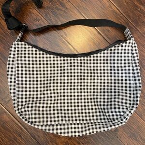 BAGGU Black and White Gingham Large Crescent Bag